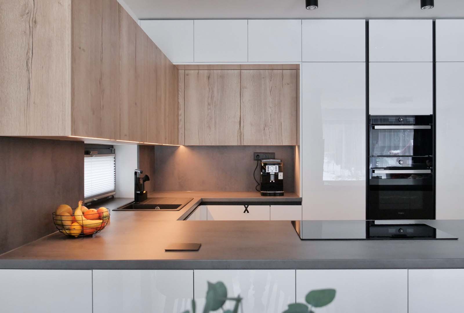 Biely_lesk_Dub_prirodny_Chromix_antracit (12)